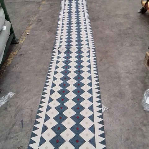 QUALITY DESIGNER AREA RUG - APPROXIMATELY 610X60CM