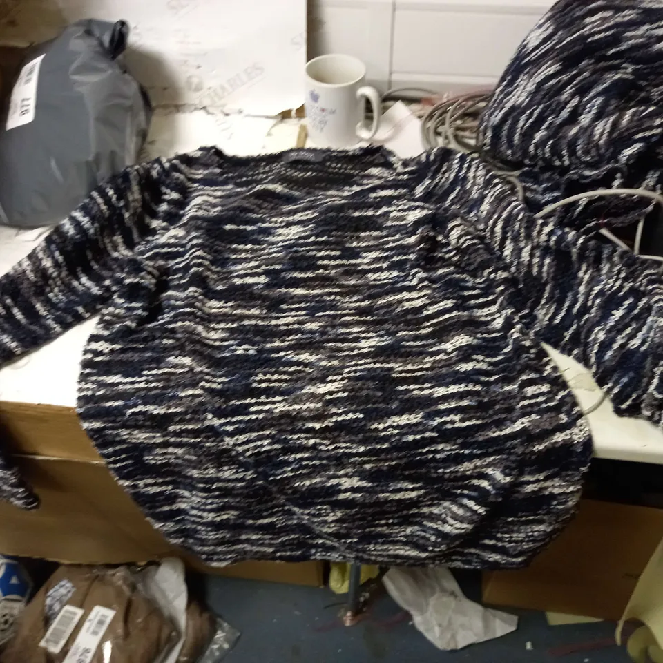 LOT OF 2 MR MAX FASHIONS JUMPERS- SIZE S, M (BLUE)