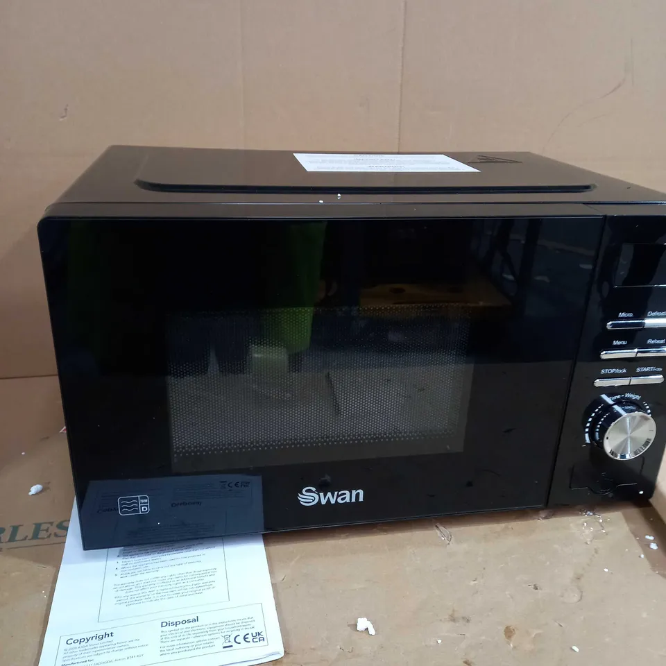 SWAN 700W MANUAL MICROWAVE - BLACK RRP £64