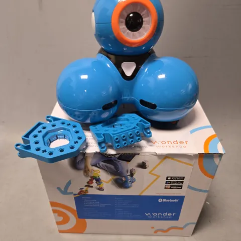 BOXED WONDER WORKSHOP DASH ROBOT