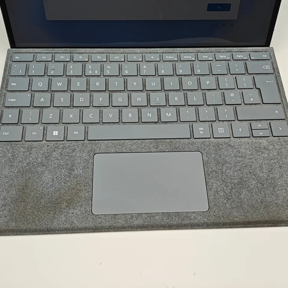 UNBOXED MICROSOFT SURFACE PRO TABLET PC WITH DETACHABLE KEYBOARD - MODEL 2038