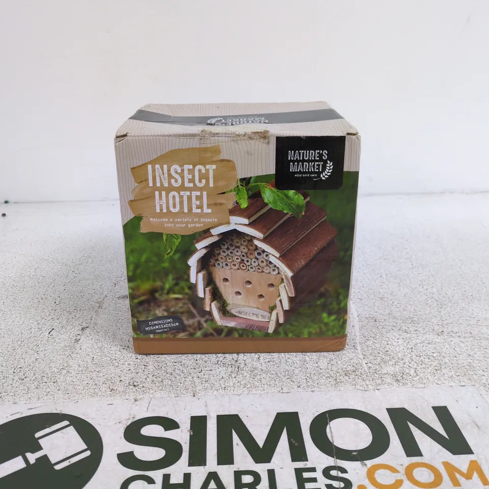 NATURES MARKET INSECT HOTEL