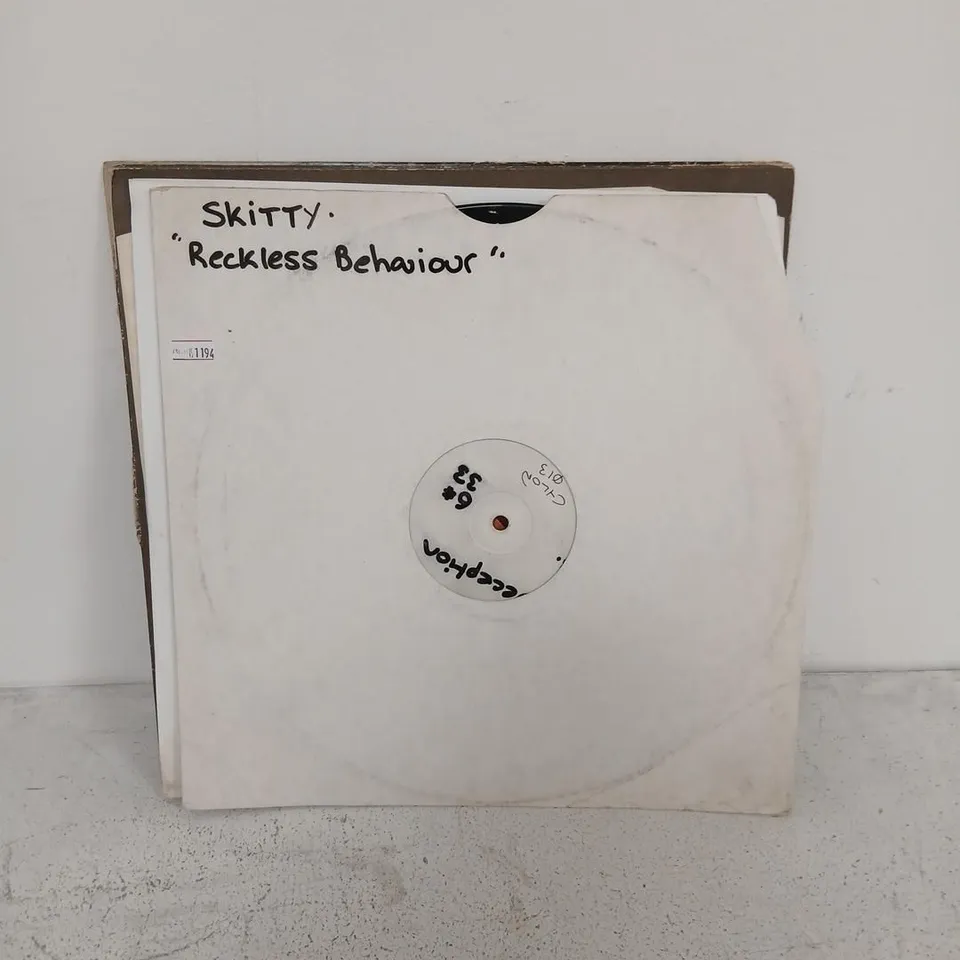 APPROXIMATELY 10 ASSORTED VINYL RECORDS (MUSIC RECORDS) INCLUDING DEBORAH JORDAN – I'LL SEE YOU AGAIN