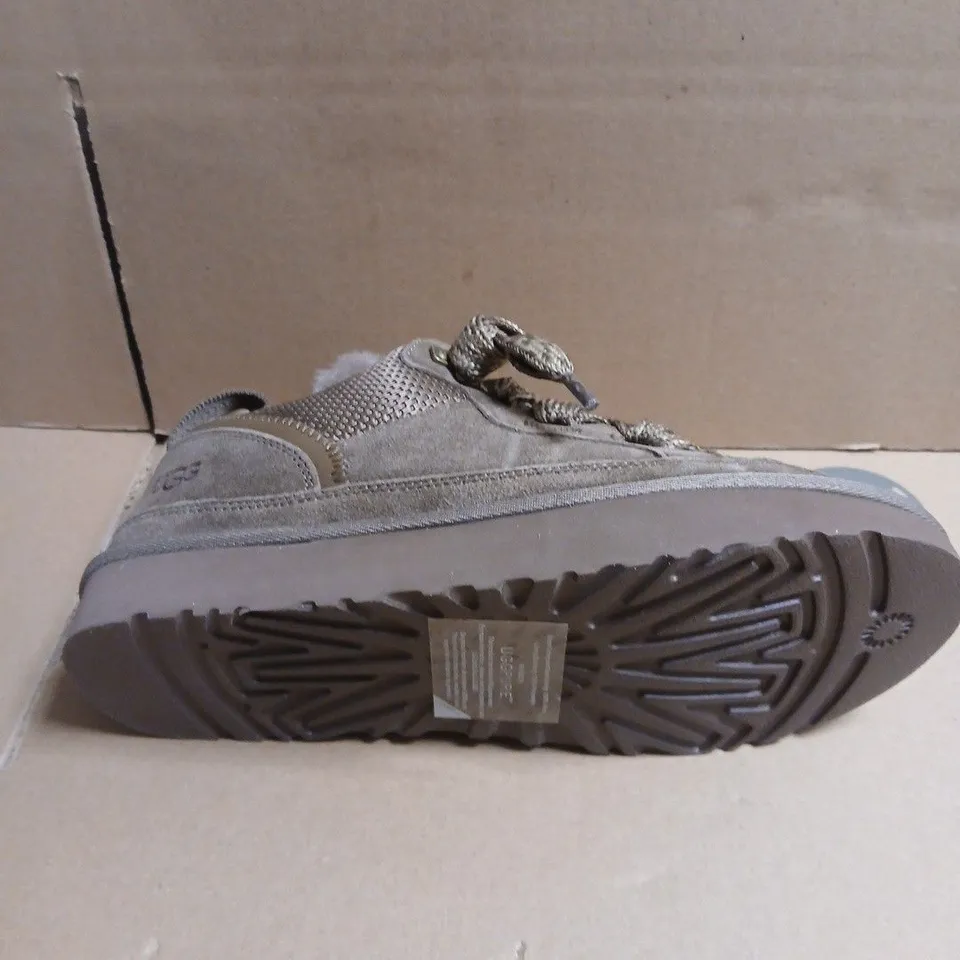 PAIR OF UGG LACE-UP BOOTS WITH SHEARLING TRIM – GREY/BROWN - 7