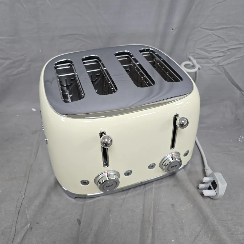 BOXED SMEG 4 SLICE TOASTER IN WHITE