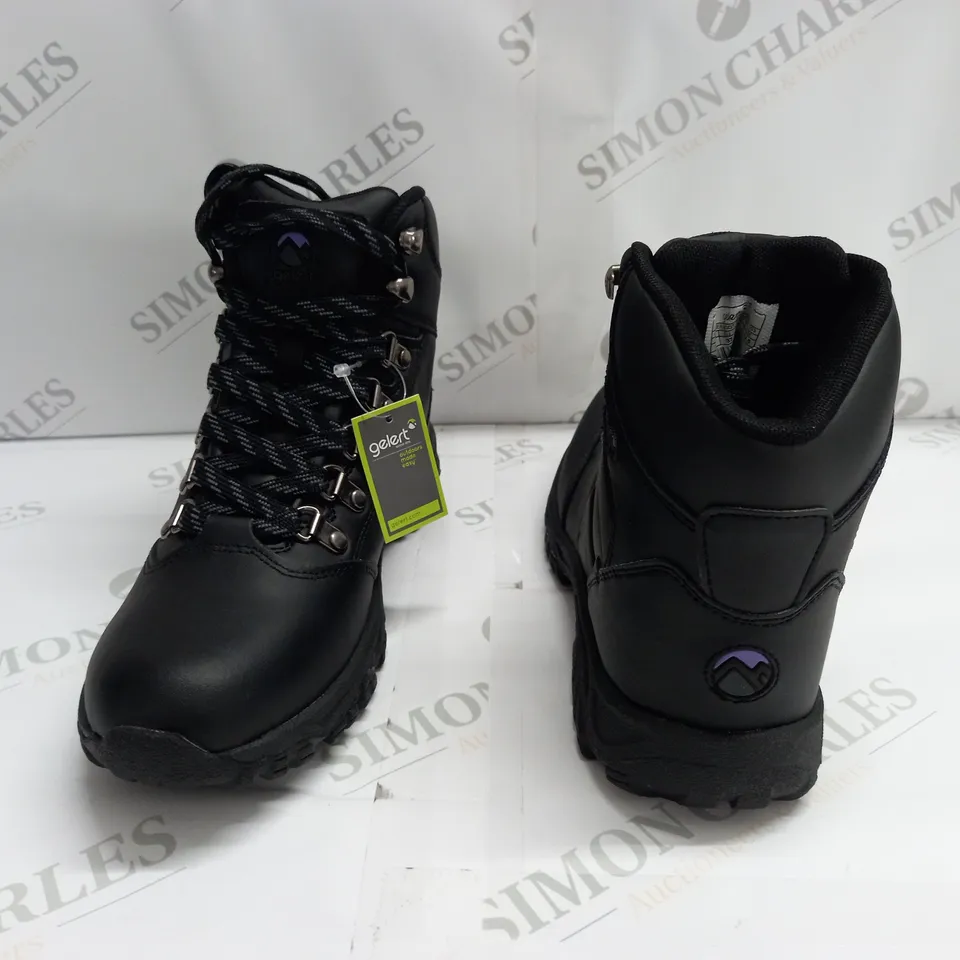 GELERT LEATHER WALKING BOOTS - UK 4