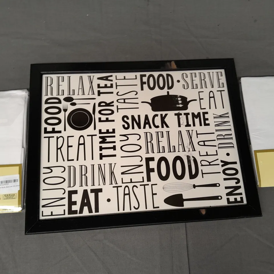 BOX OF APPROXIMATELY 8 ASSORTED HOUSEHOLD ITEMS TO INCLUDE NIGHT ZONE PILLOW COVER, DECORATIVE KITCHEN ART, ETC