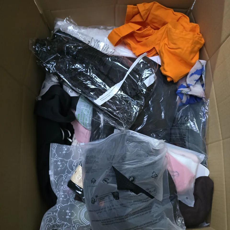 APPROXIMATELY 25 ASSORTED CLOTHING AND FASHION PRODUCTS IN VARIOUS STYLES AND SIZES - COLLECTION ONLY