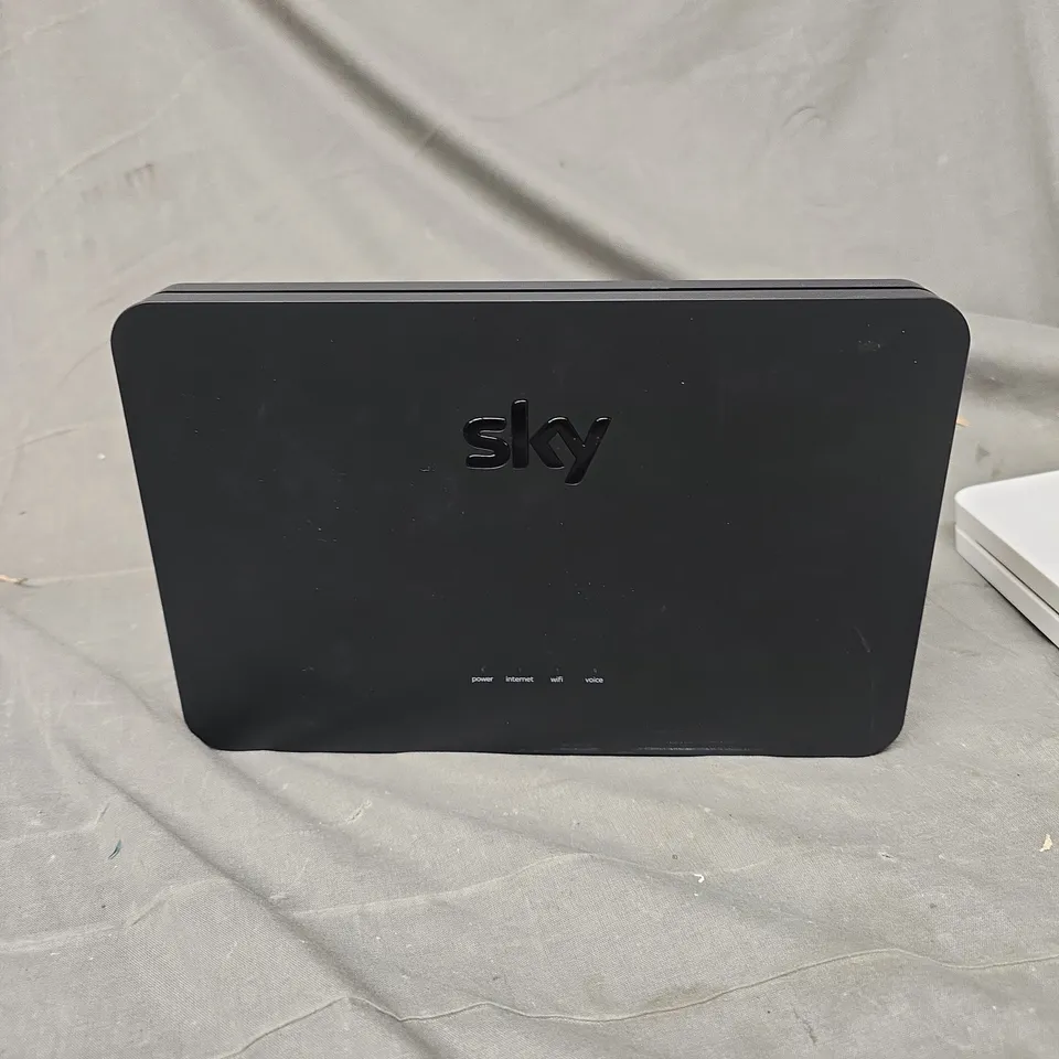 SKY SR203 BROADBAND HUB 