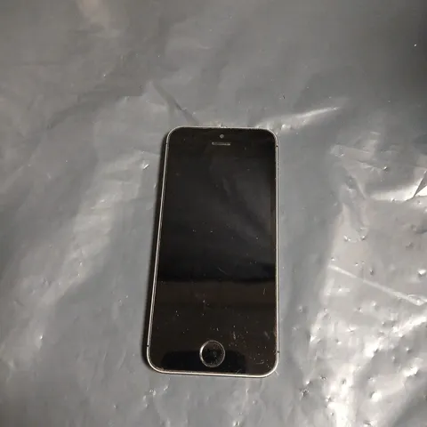 APPLE IPHONE 5– BLACK & SILVER 