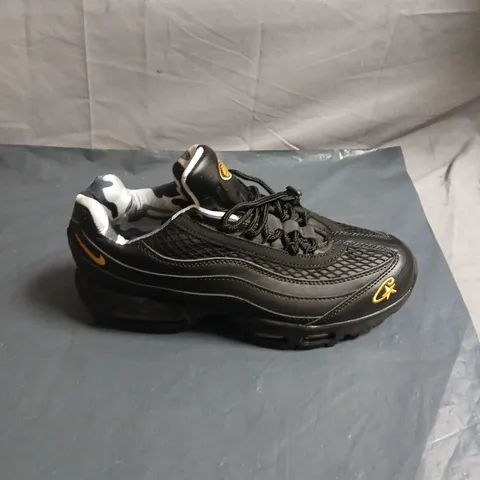 NIKE AIR MEN'S BLACK TRAINERS WITH GOLD LOGO SIZE 8.5