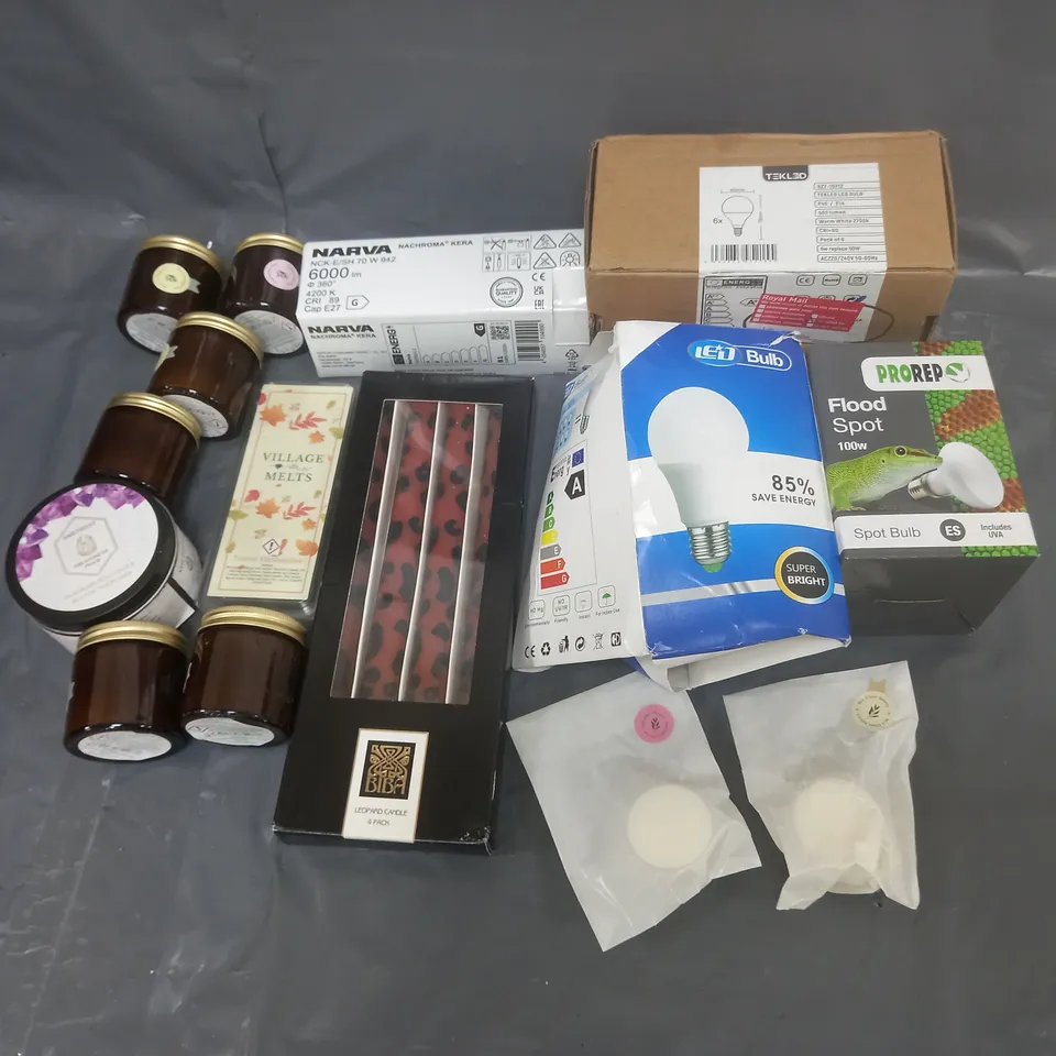 BOX OF APPROXIMATELY 8 ASSORTED ITEMS TO INCLUDE - LIGHT BULBS, CANDLES, AND WAX MELTS ETC.