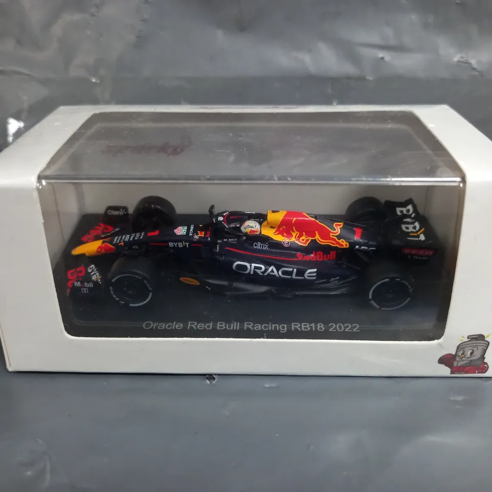 MAX VERSTAPPEN ORACLE RED BULL RACING RB18 2022