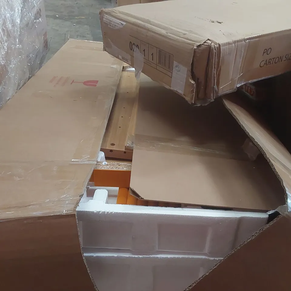 PALLET CONTAINING A LARGE QUANTITY OF ASSORTED FURNITURE ITEMS ECT
