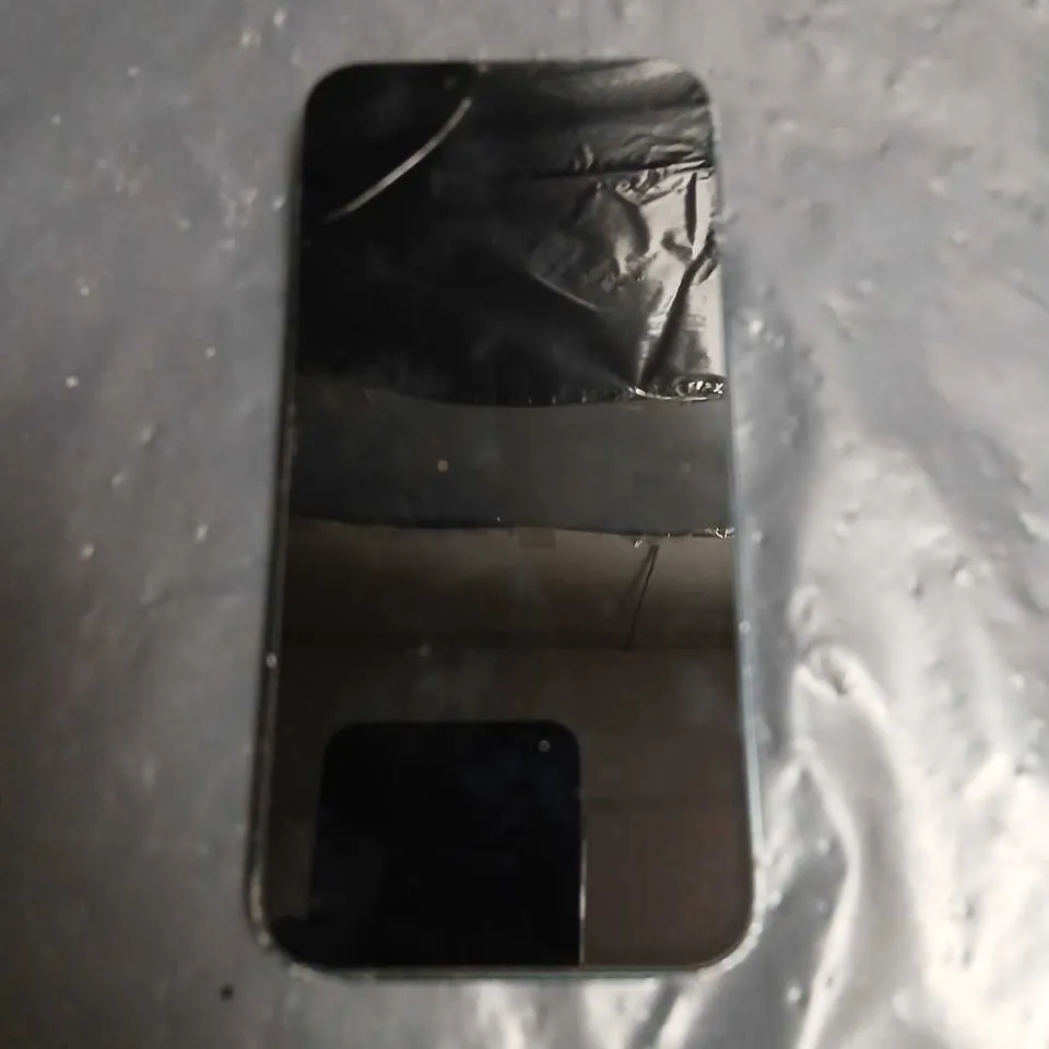 APPLE IPHONE BLACK  – CRACKED SCREEN & BACK GLASS MODEL UNVERIFIED