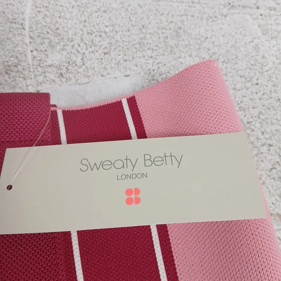 SWEATY BETTY KNITTED STRIPE BAG – ONE SIZE, MELROSE PINK & CRIMSON STRIPE