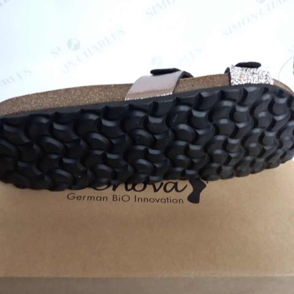 BONOVA SANDLES IN BROWN SIZE 6 