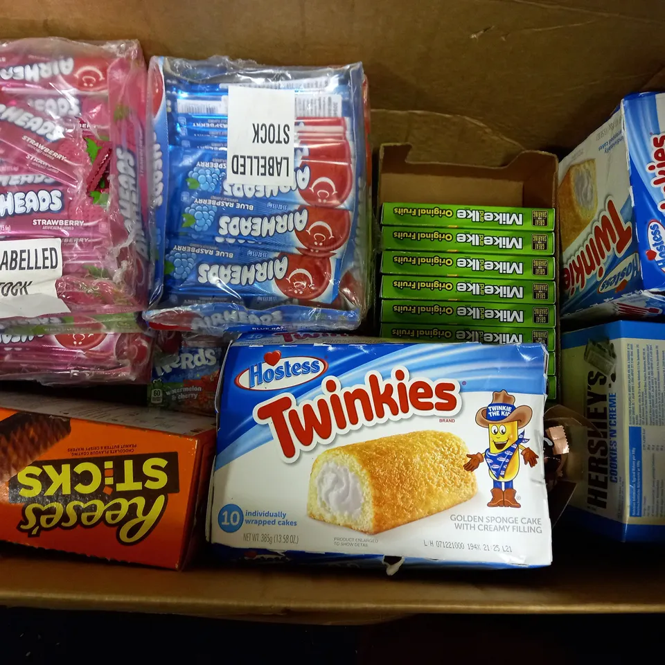 LOT OF APPROXIMATELY 20 ASSORTED AMERICAN CANDY PACKS