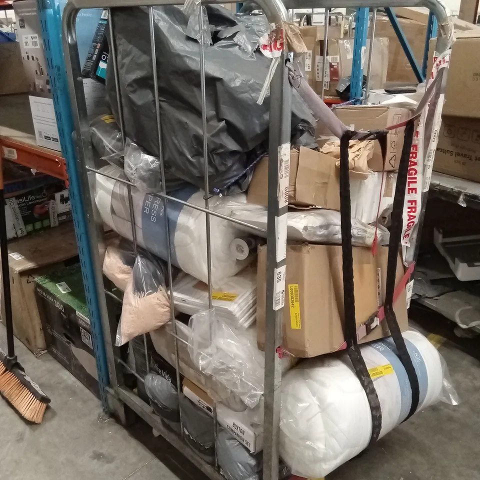 CAGE OF ASSORTED HOUSEHOLD GOODS AND PRODUCTS TO INCLUDE; MATTRESS TOPPERS, LIGHTING, WALLPAPER ETC