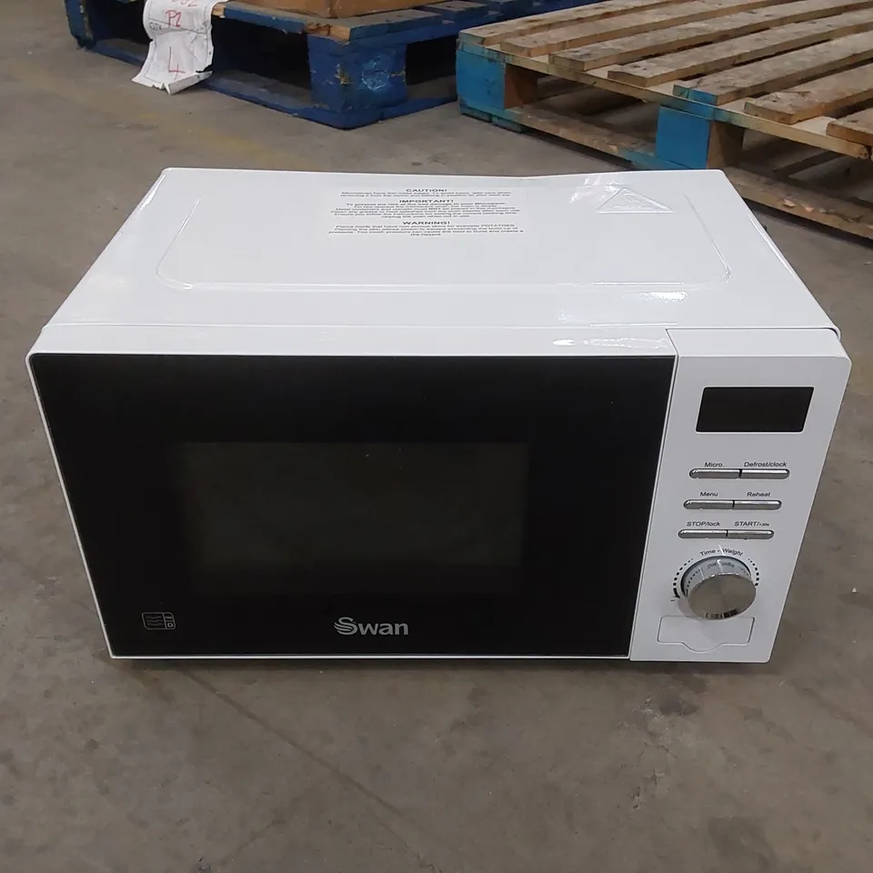 BOXED SWAN SM22185W 20L 700W DIGITAL MICROWAVE - WHITE