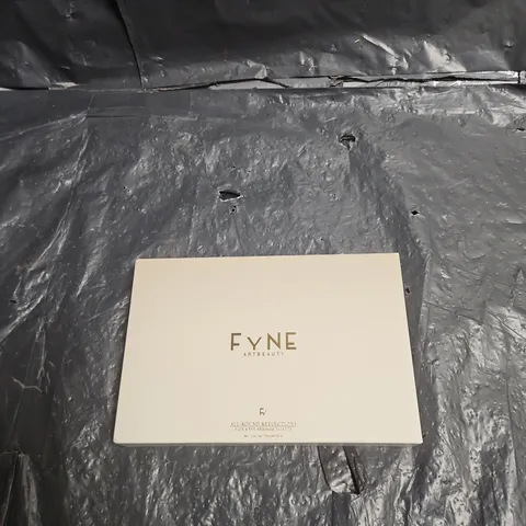 FYNE ARTBEAUTY ALL-ROUND REFLECTIONS FACE & EYE SHIMMER PALETTE – 15 X 1.4G (BOXED)
