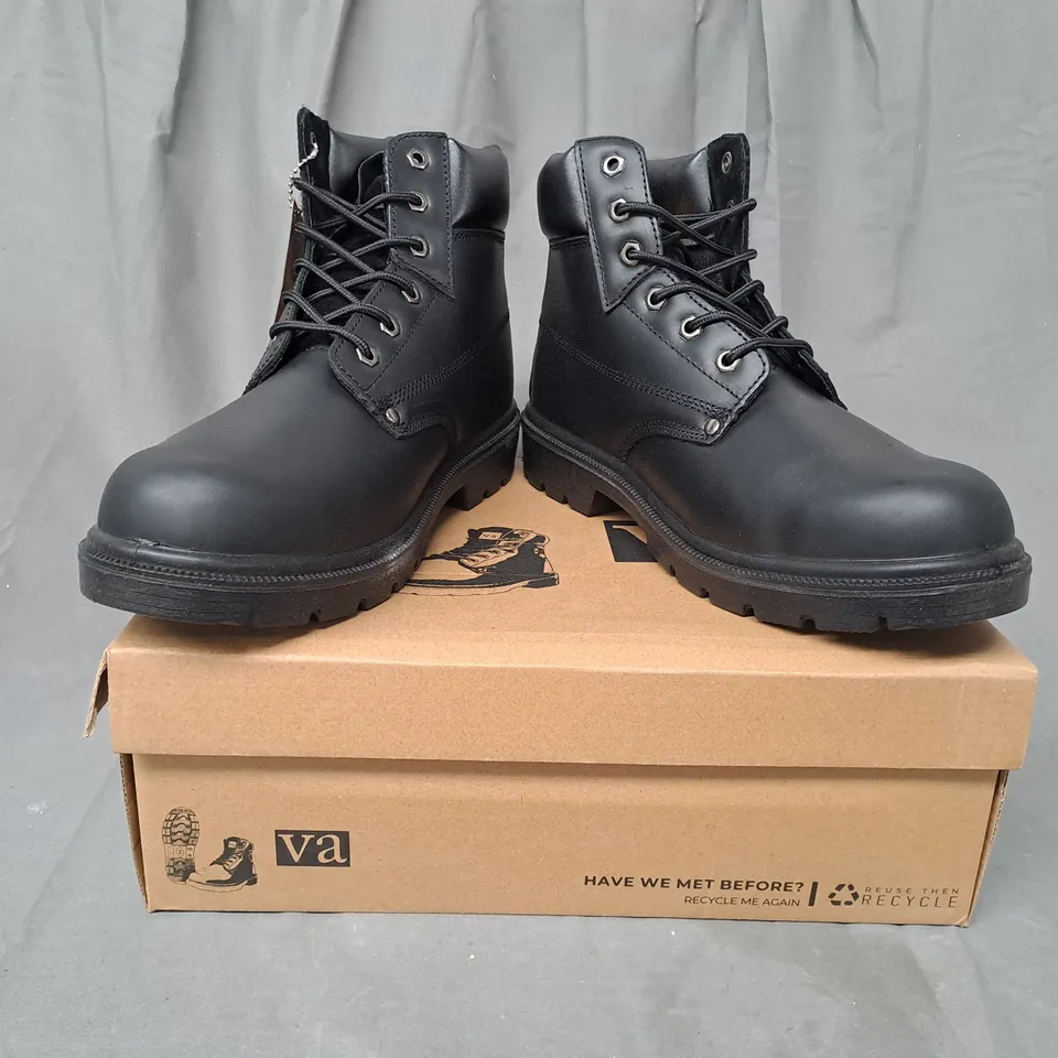 BOXED PAIR OF VA HIGH ANKLE SAFETY BOOTS IN BLACK UK SIZE 12