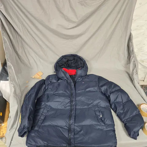 TOMMY JEANS NAVY PUFFER JACKET – MEN'S, UK M (M)