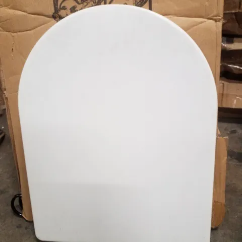 BOXED SET OF 2 TOILET SEATS