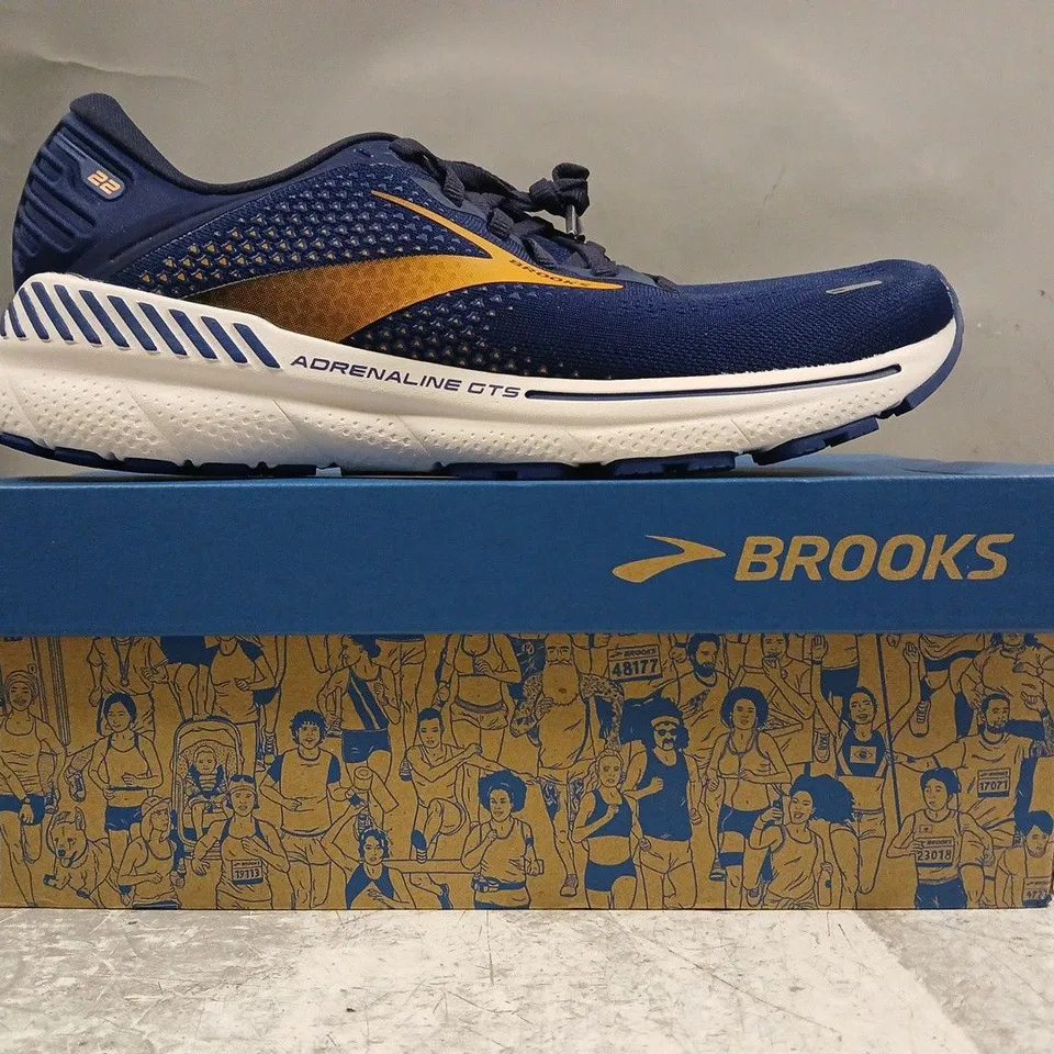 BOXED PAIR OF BROOKS ADRENALINE GTS 22 SHOES IN BLUE/ORANGE/WHITE SIZE UK 8.5