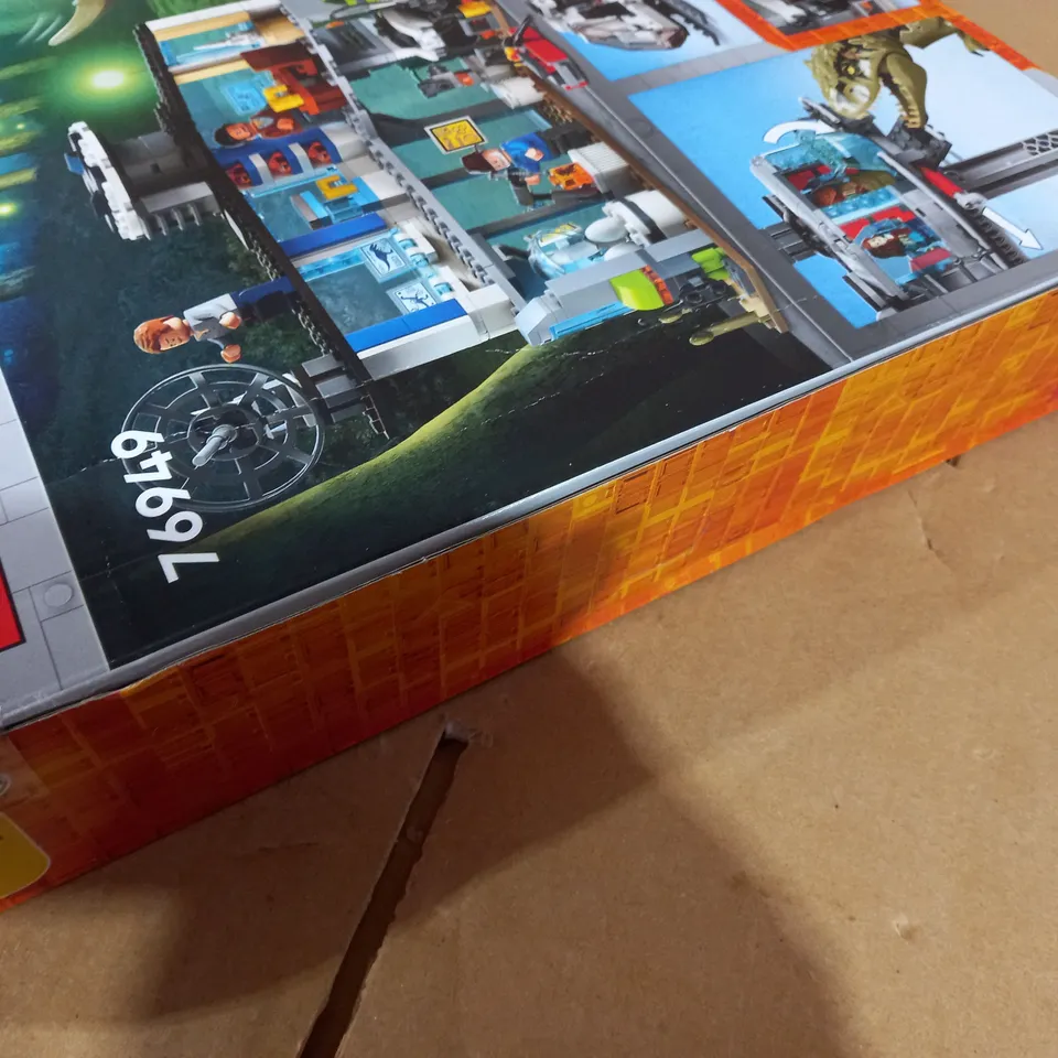 BOXED LEGO JURASSIC WORLD DINOSAUR ATTACK TOY 76949