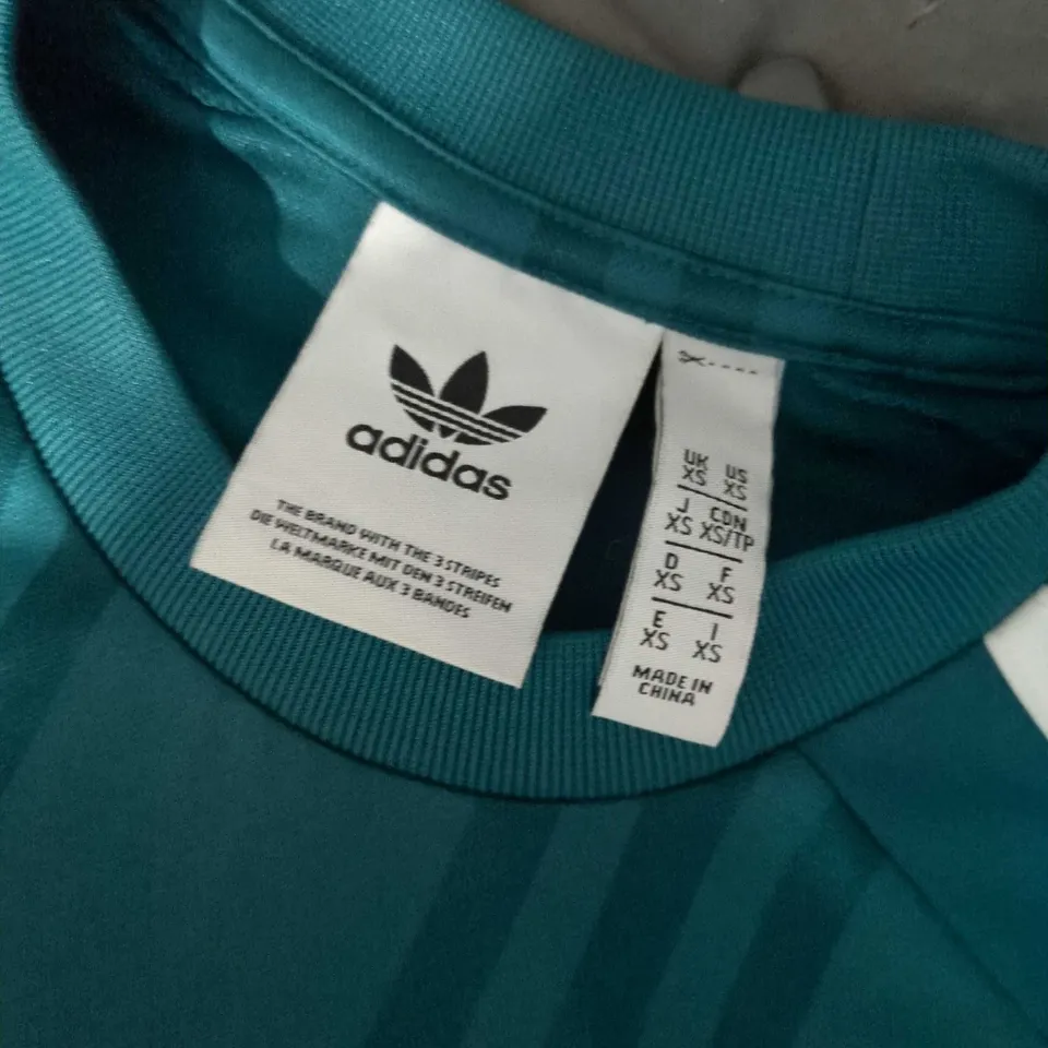 UK XS ADIDAS TEAL T-SHIRT WITH THREE STRIPES