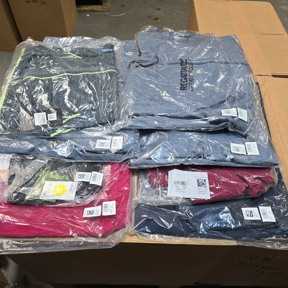LOT OF APPROXIMATELY 30 ASSORTED BRAND NEW REGATTA AND DARE2BE CLOTHING ITEMS