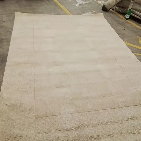 QUALITY DESIGNER AREA RUG APPROXIMATELY 300X200CM