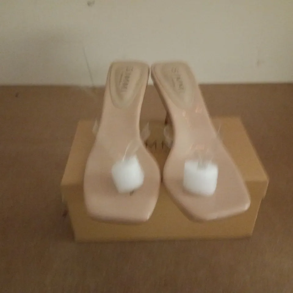 BOXED PAIR OF SIMMI LONDON MELBA NUDE PATENT HEELS - UK 5