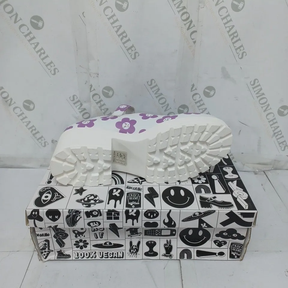 KOI FOOTWEAR LADIES WHITE WITH PURPLE FLOWERS CHUNKY HEEL SHOES SIZE 9