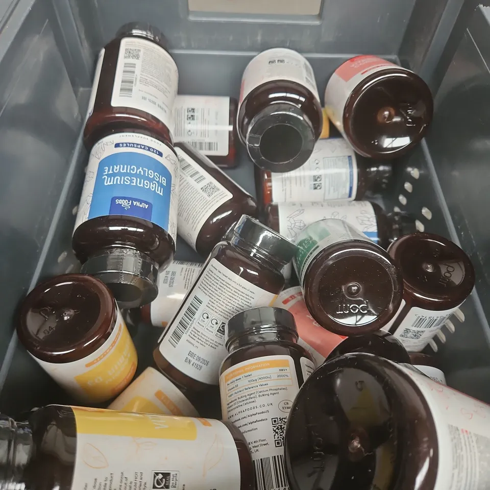 TOTE OF APPROXIMATELY 20 ASSORTED ALPHA FOODS PRODUCTS TO INCLUDE MACA ROOT - VITAMIN B COMPLEX AND PRO BIO COMPLEX