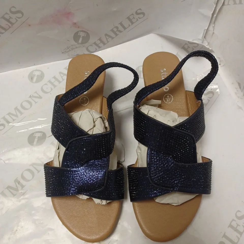 STUDIO BLUE SANDALS SIZE 4