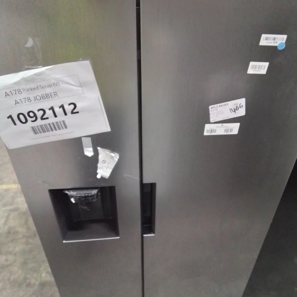 SAMSUNG AMERICAN STYLE DOUBLE FRIDGE WITH WATER AND ICE DESPENSER IN GRAPHITE GREY - UNPROCESSED RAW RETURN