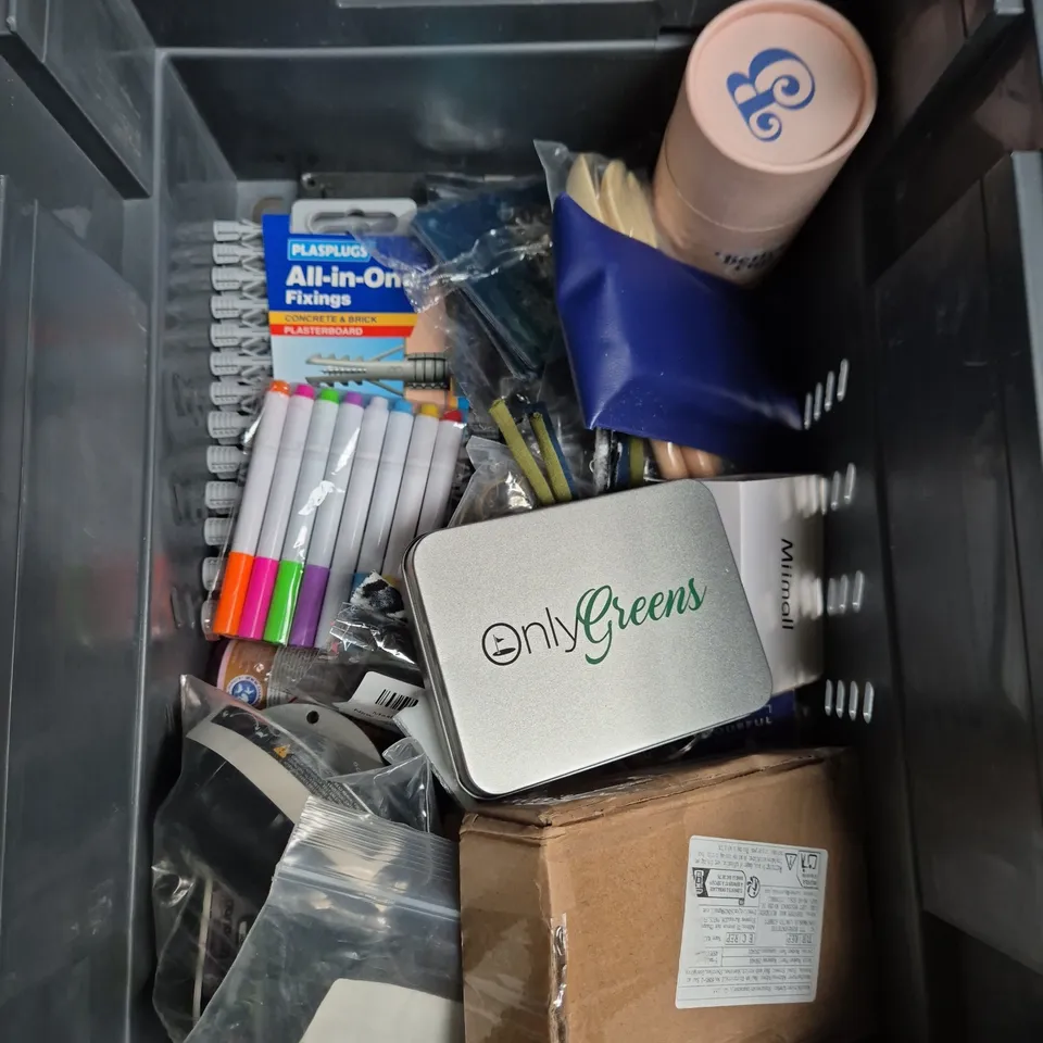 APPROXIMATELY 15 ASSORTED HOUSEHOLD ITEMS TO INCLUDE METALLIC COLOUR PENS, LEEDA PIKE FLOAT KIT AND SCREWS