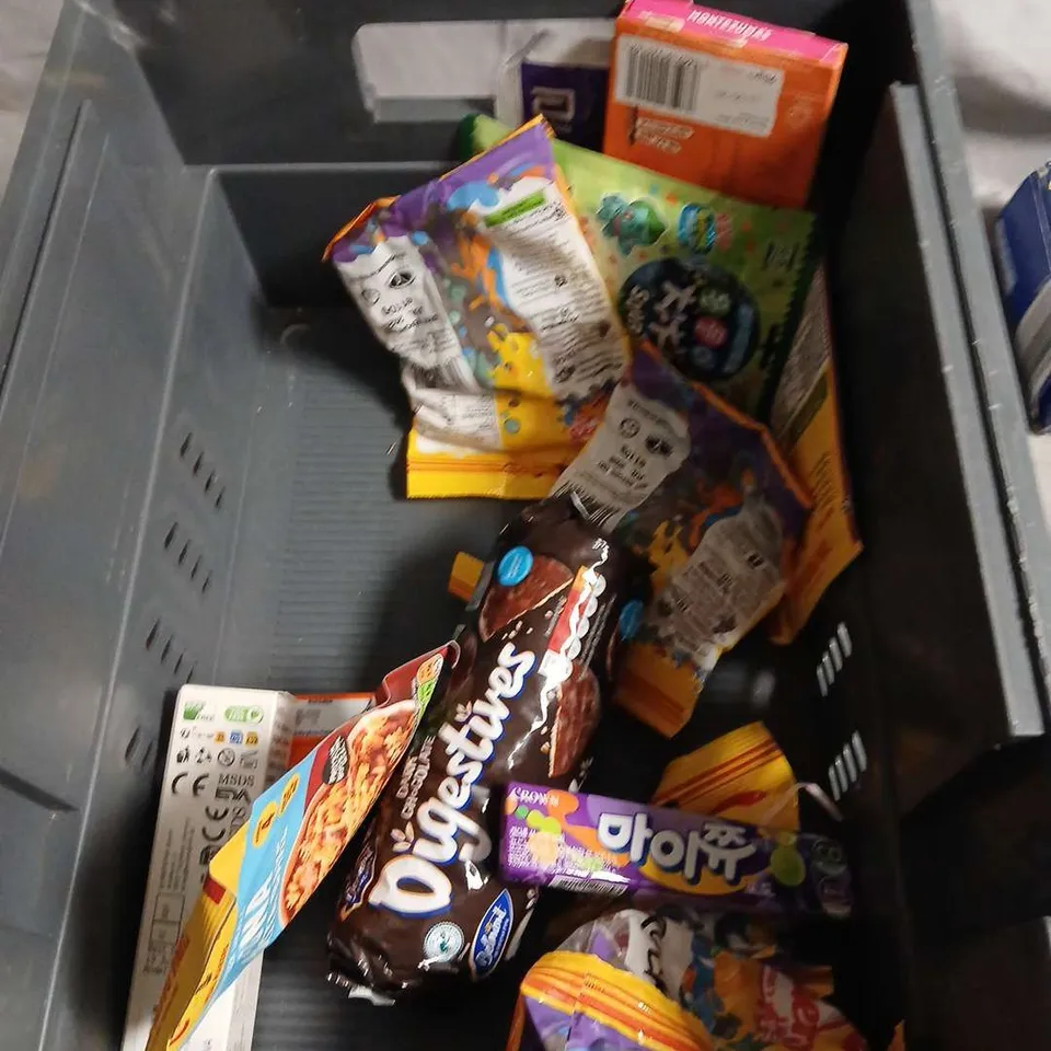 BOX OF APPROXIMATELY 12 ASSORTED FOOD ITEMS INCLUDING BELMONT JAFFA CAKES BOX WITH DOMINION ALLSORTS SNACK BAG