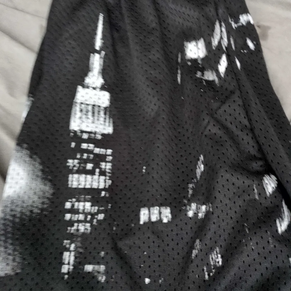 BLACK MESH ATHLETIC SHORTS – MADE IN NEW YORK, SIZE M ERIC EMANUAL 
