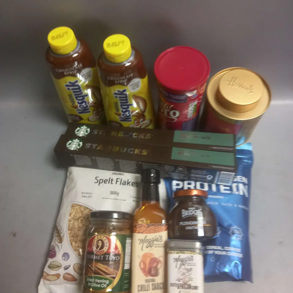 TOTE OF APPROX 10 ASSORTED FOOD ITEMS TO INCLUDE - STARBUCKS NESPRESSO PODS - MAGGIE'S CHILLI SAUCE - HARRODS DRAGON WELL GREEN TEA ETC