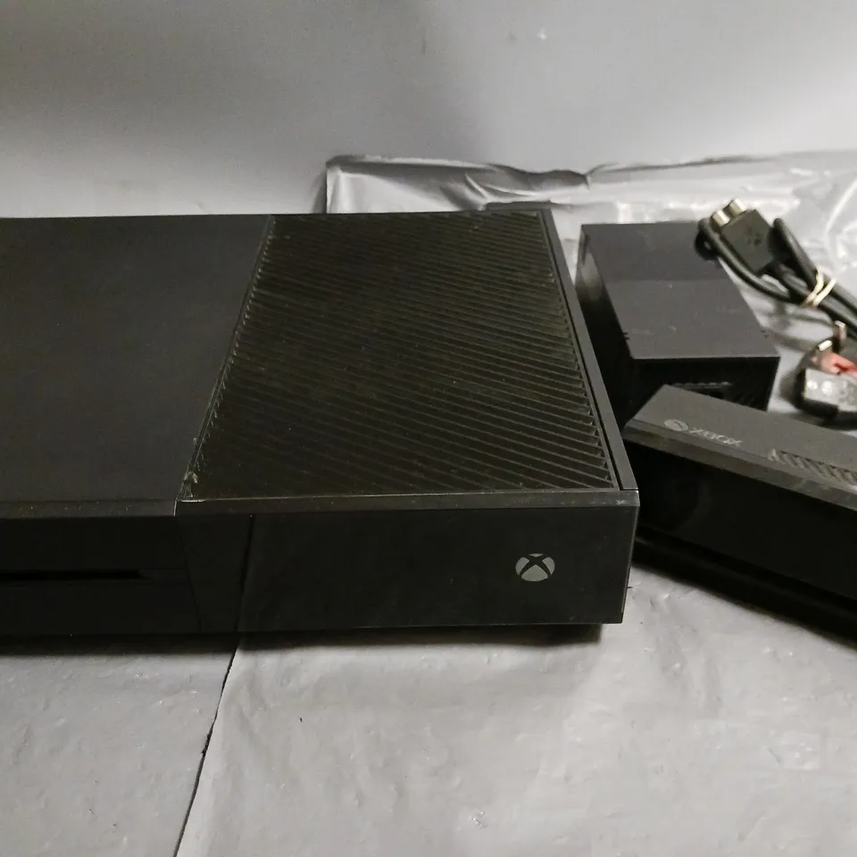 UNBOXED XBOX ONE GAMES CONSOLE WITH LEADS