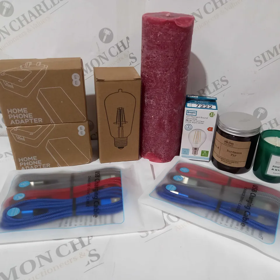 APPROXIMATELY 20 ASSORTED HOUSEHOLD ITEMS TO INCLUDE SCENTED CANDLES, LIHGT BULBS, EE HOME PHONE ADAPTERS, ETC