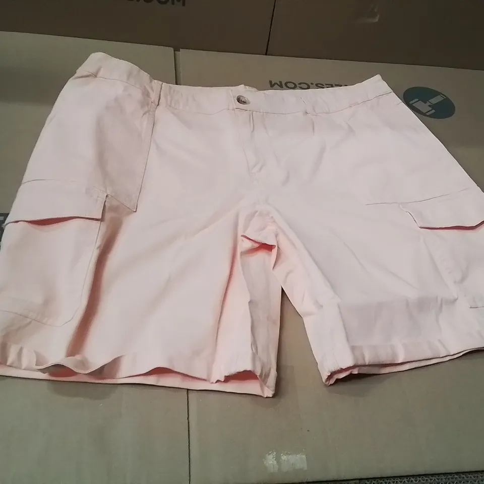 BOXED BRAND NEW APPROXIMATELY 36 JD WILLIAMS CARGO SHORTS PEACH SIZE 18