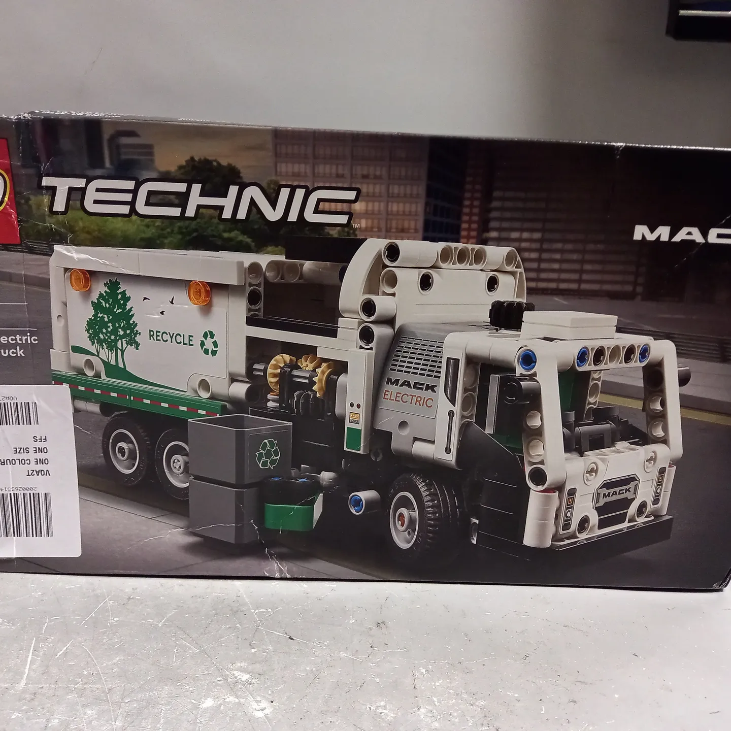 BOXED LEGO TECHNIC ELECTRIC GARBAGE TRUCK RRP £24.99