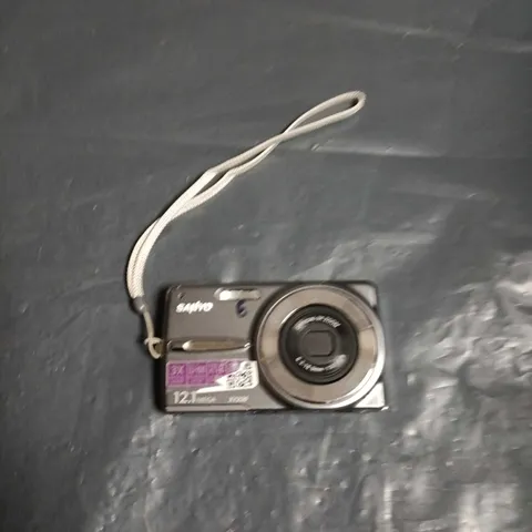 SANYO DIGITAL CAMERA X1220 , 12.1MP, 8X OPTICAL ZOOM