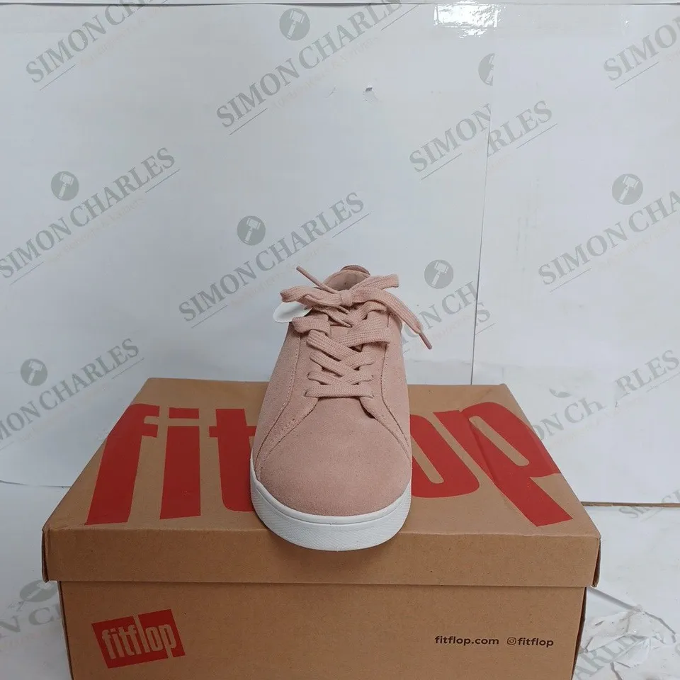 FIT FLOP RALLY SUEDE SNEAKER IN BEIGE - UK 6.5 