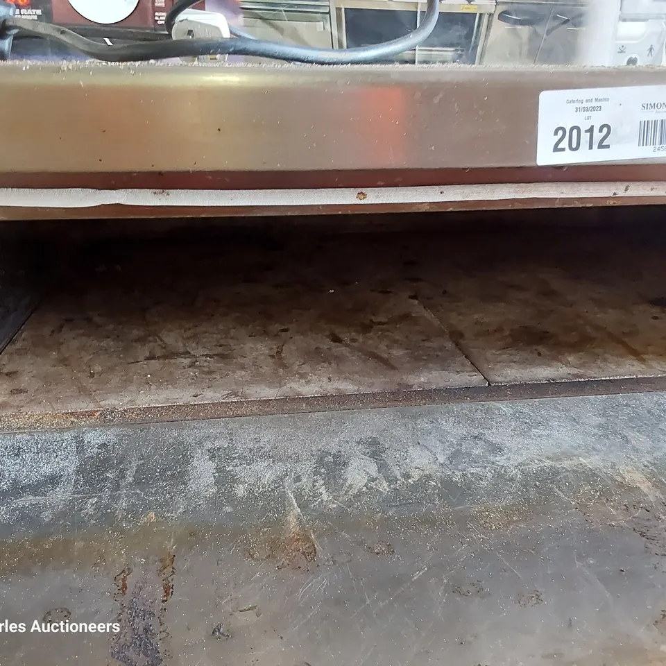 LINCAT PIZZA OVEN IP21B