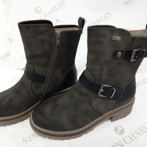 RIEKER BROWN BUCKLE DETAIL BOOTS - 39